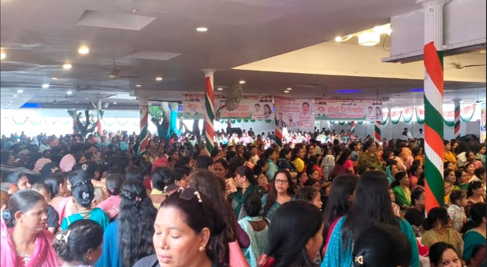 तीज और रक्षा बंधन के रंग में रंगा देहरादून, हजारों महिलाओं ने लिया उत्सव में हिस्सा