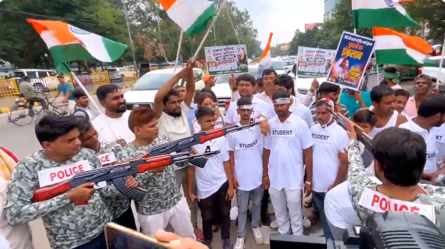 बिहार के पटना में AK-47 लेकर पहुंचे RJD कार्यकर्ता 